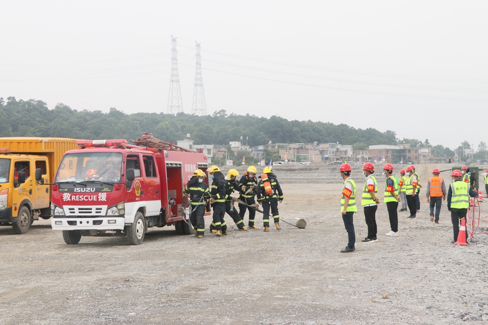 2022年安全生產(chǎn)月燃?xì)庑孤?yīng)急救援演練活動(圖5) 2022年安全生產(chǎn)月燃?xì)庑孤?yīng)急救援演練活動(圖5)
