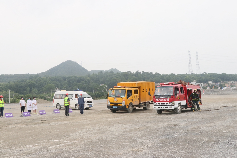 2022年安全生產(chǎn)月燃?xì)庑孤?yīng)急救援演練活動(圖8) 2022年安全生產(chǎn)月燃?xì)庑孤?yīng)急救援演練活動(圖8)