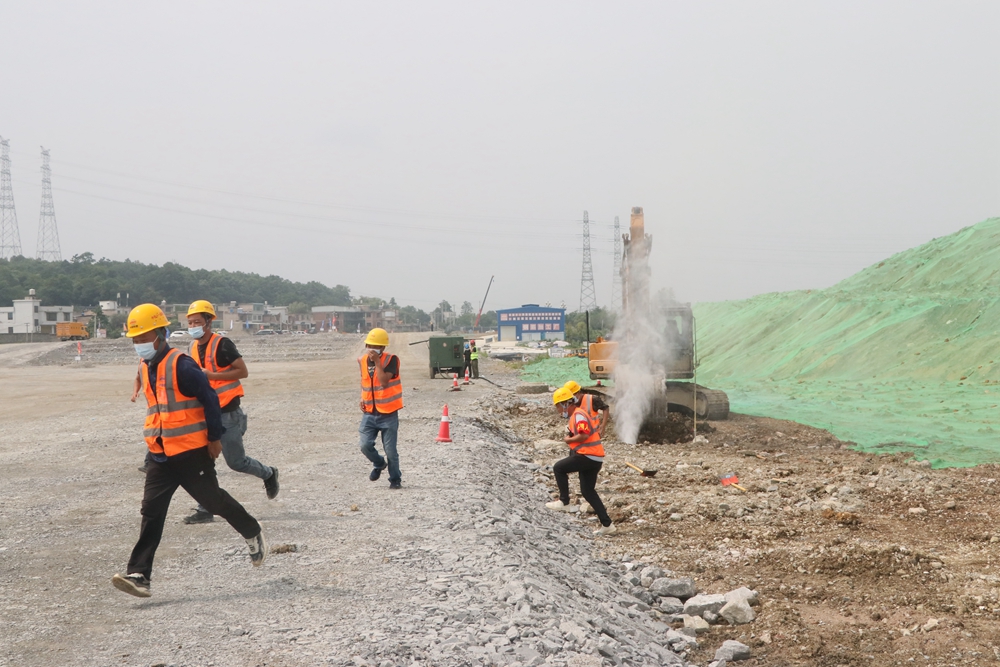 2022年安全生產(chǎn)月燃?xì)庑孤?yīng)急救援演練活動(圖9) 2022年安全生產(chǎn)月燃?xì)庑孤?yīng)急救援演練活動(圖9)